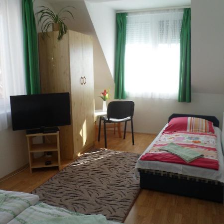 Makai Apartman Hotel Hajdúszoboszló Buitenkant foto